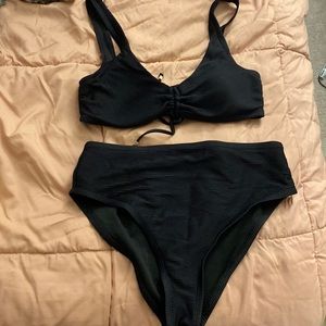 Black bathing suit😍